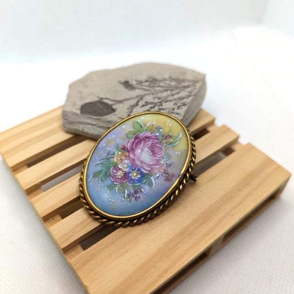 Limoges France Vintage Oval Porcelain Rose Flower Brooch Pin Trombone Clasp - Picture 2 of 9